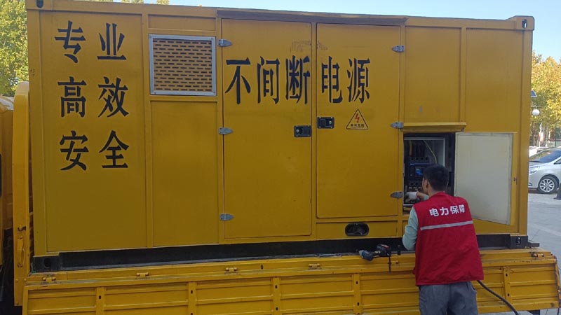 兴城柴油发电机组和UPS电源配合使用时，如何避免切换过程中的电力中断？